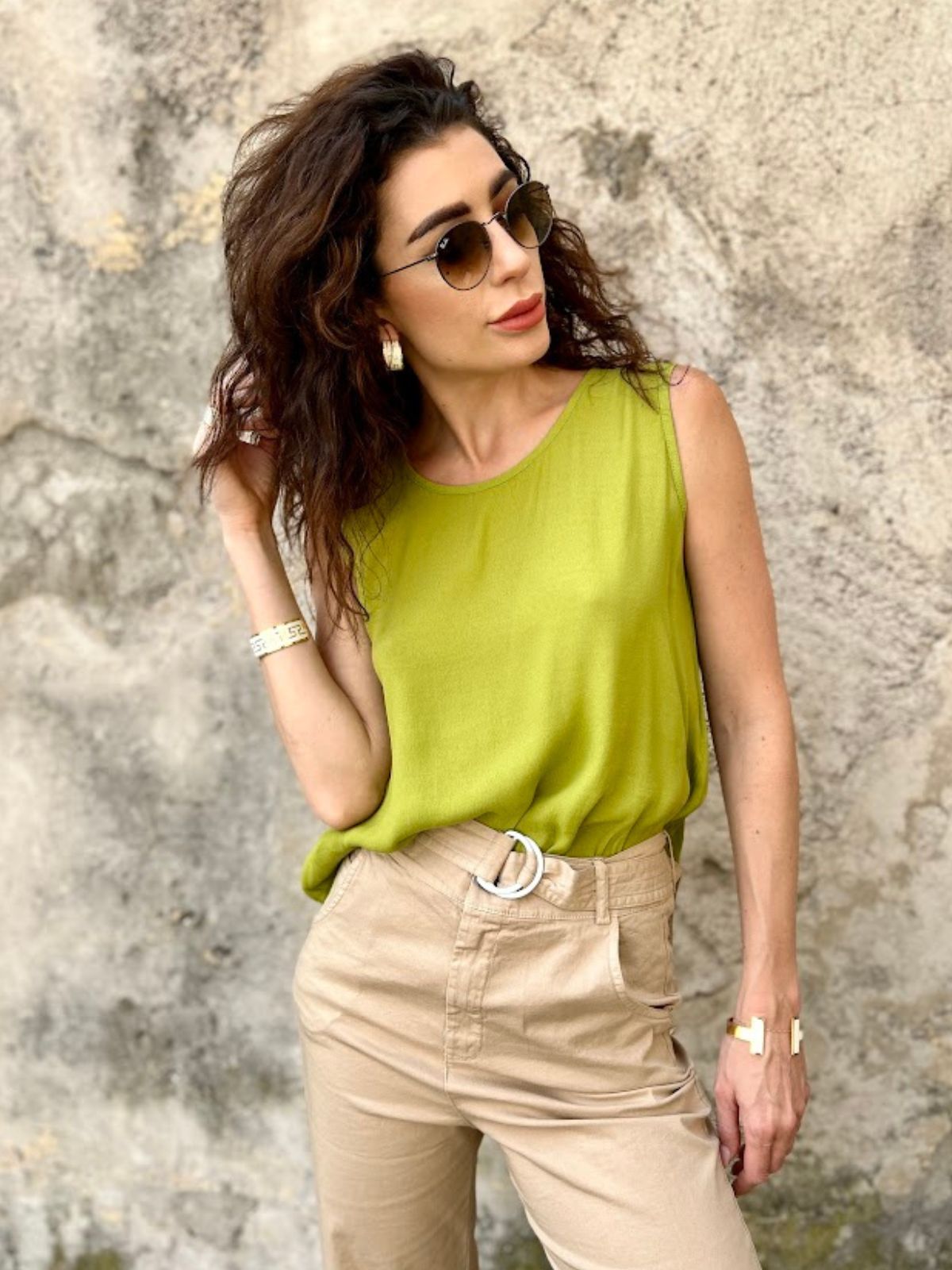 Blusa in viscosa girocollo avocado