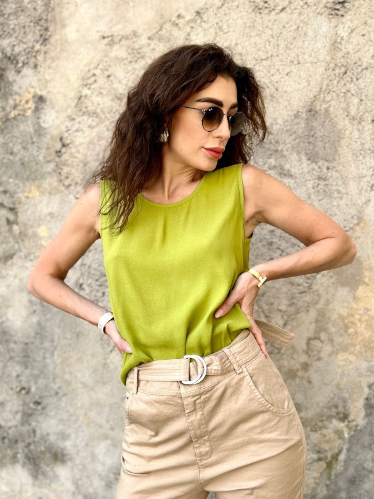 Blusa in viscosa girocollo avocado
