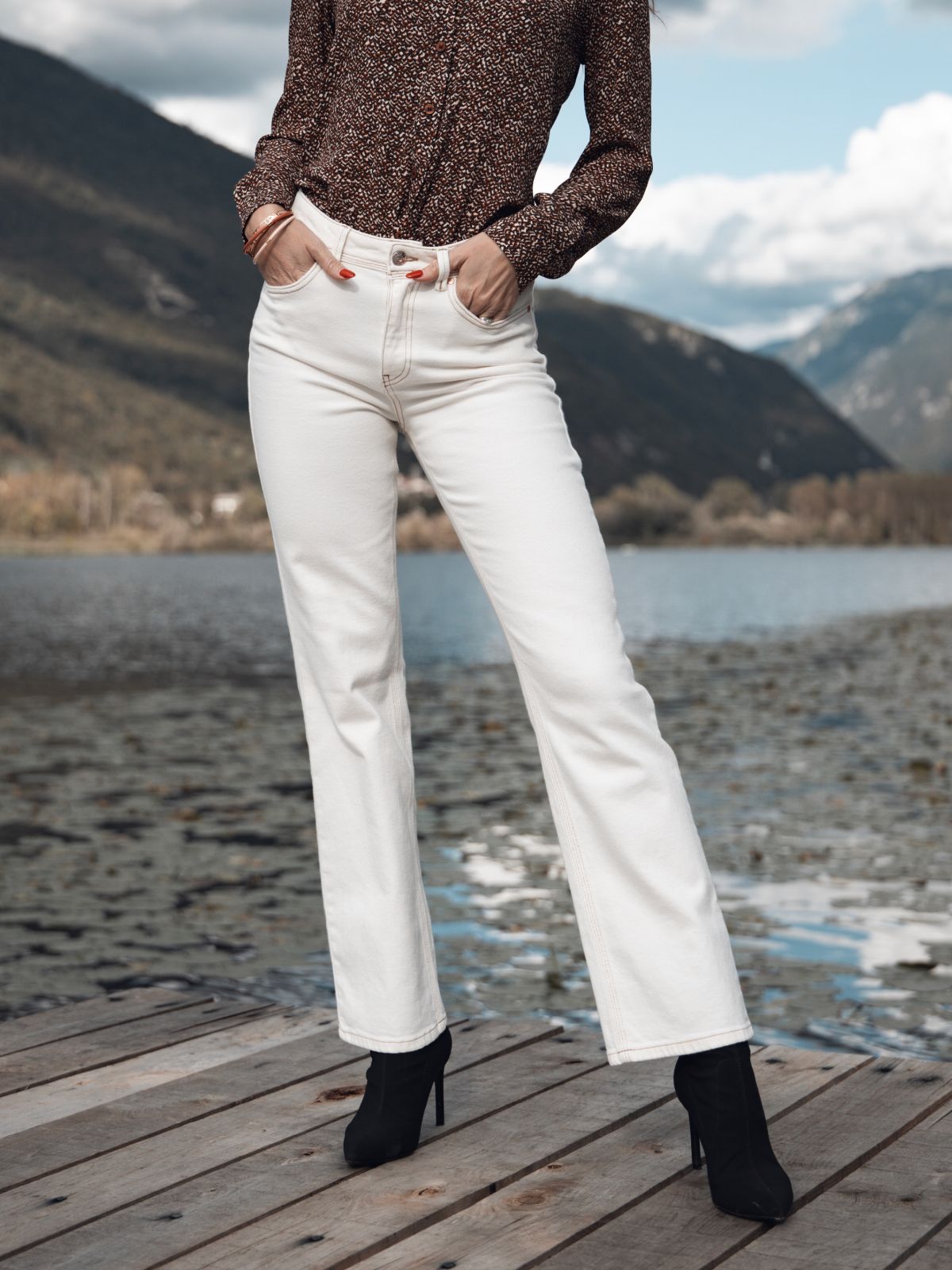 Pantalone in denim dritto color burro