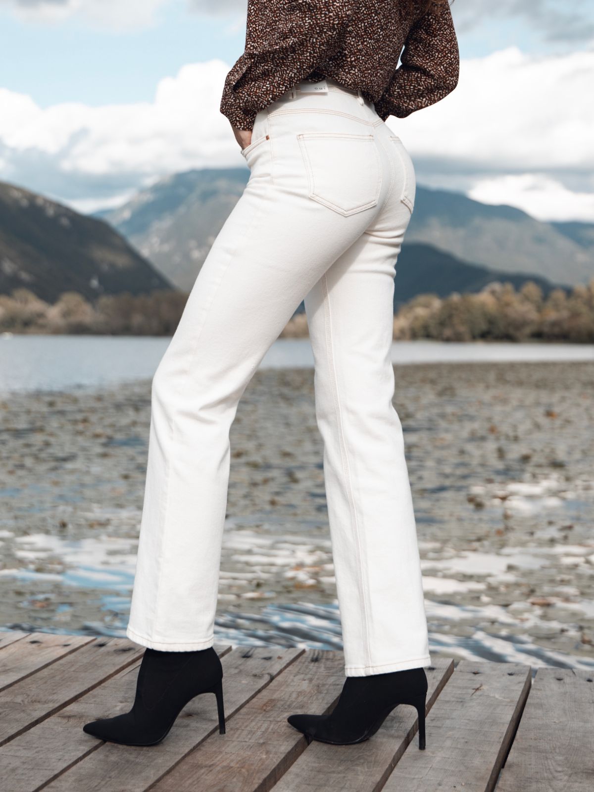 Pantalone in denim dritto color burro