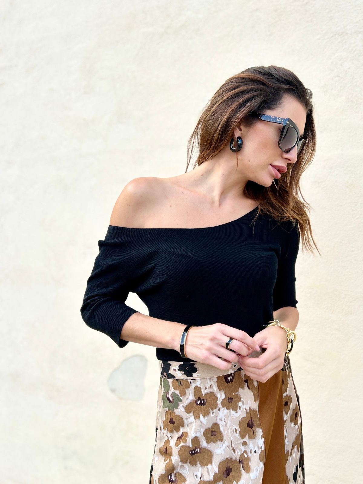 Maglia scollo a barchetta nera
