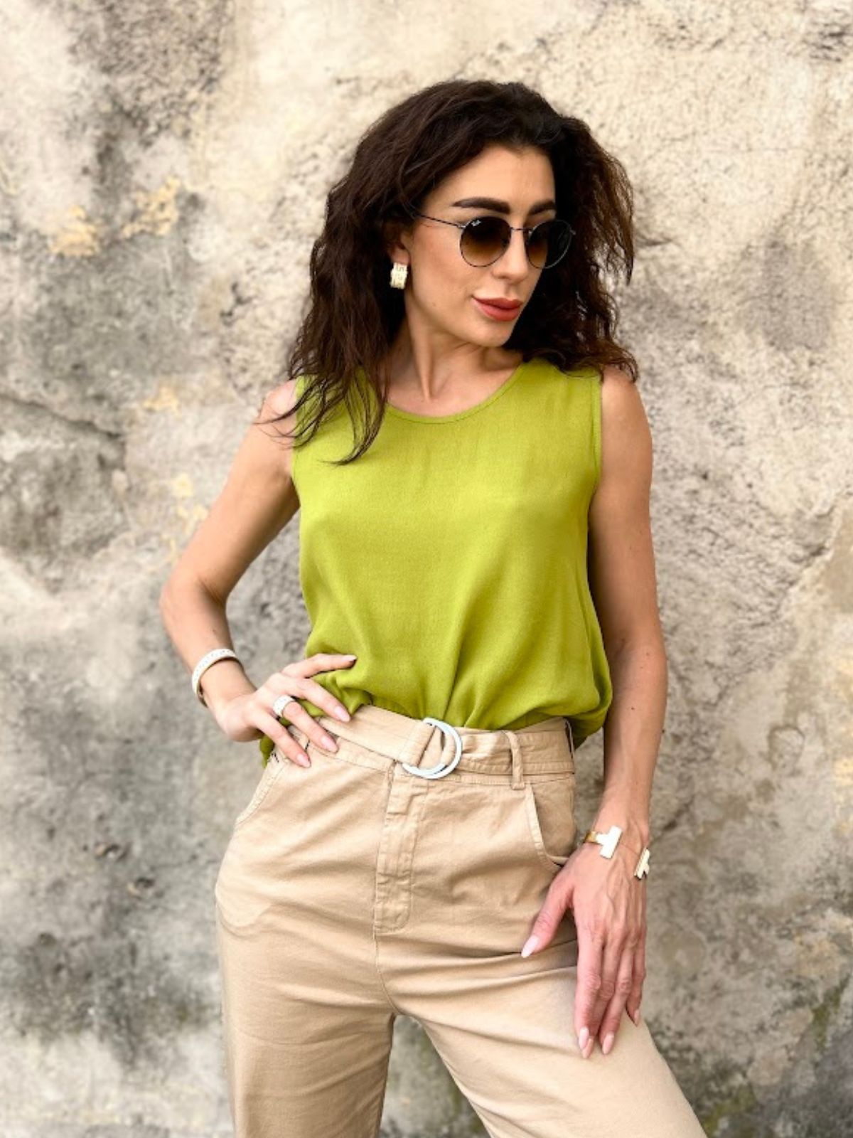 Blusa in viscosa girocollo avocado