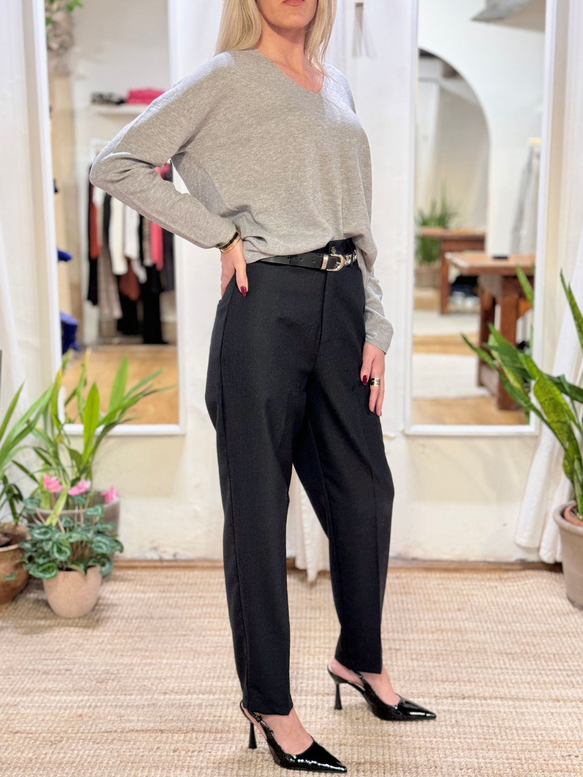 Pantalone nero in fresco di lana