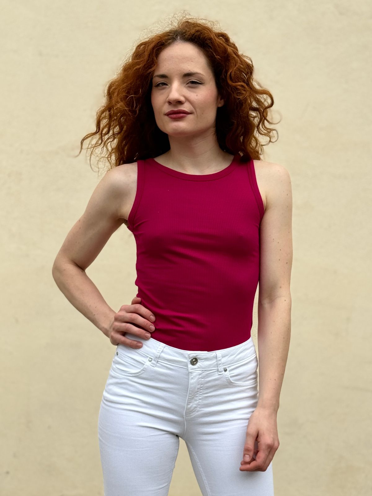 Top a costine taglio vogatore fucsia