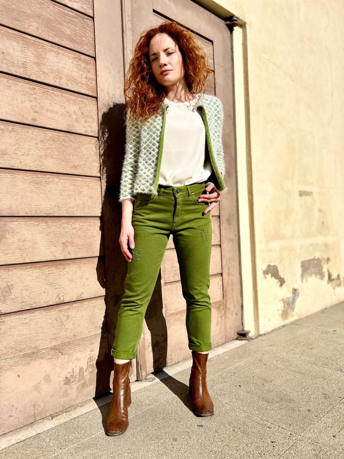 Pantalone baggy con rotture