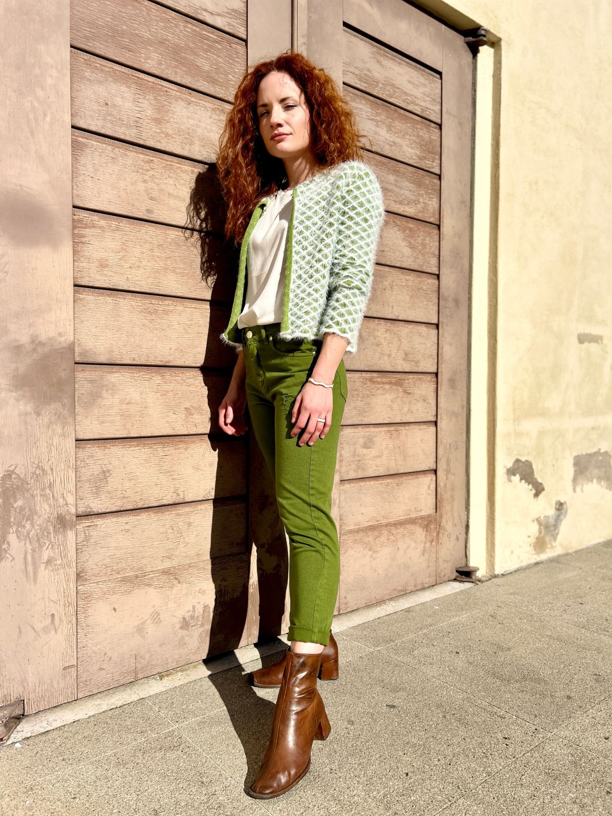 Pantalone baggy con rotture