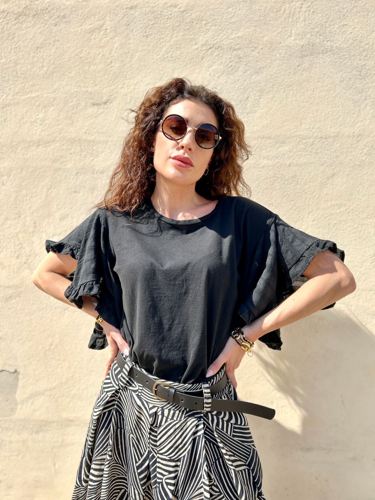 T-shirt manica con volant