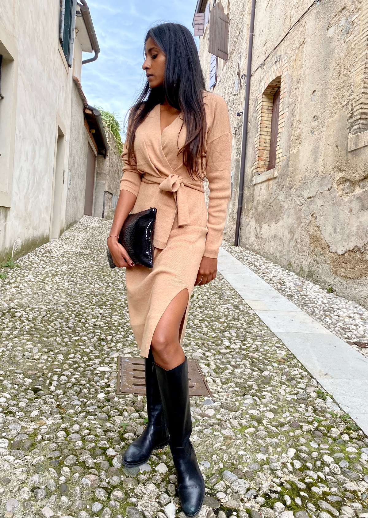 Abito in maglia cammello