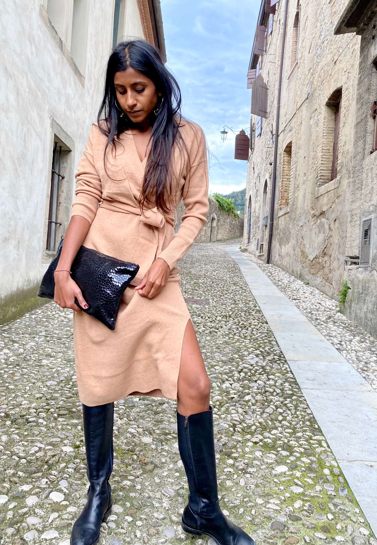 Abito in maglia cammello