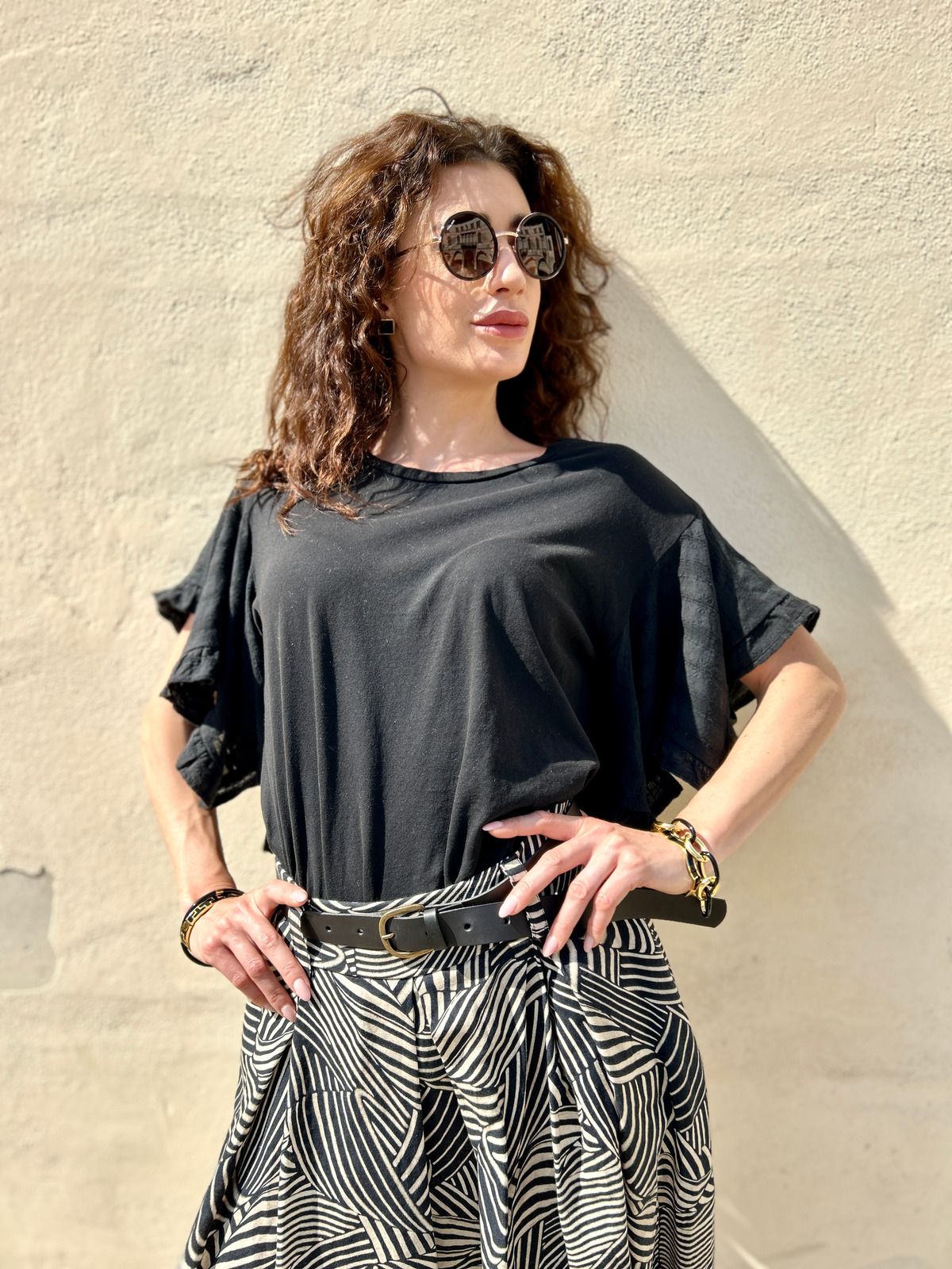 T-shirt manica con volant