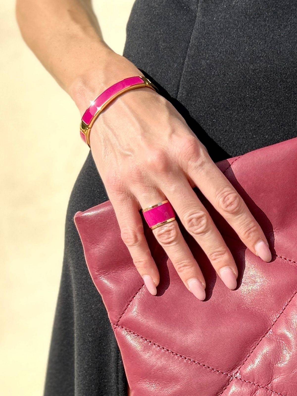 Anello a fascia fucsia