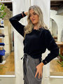 Maglia nera con laccetti