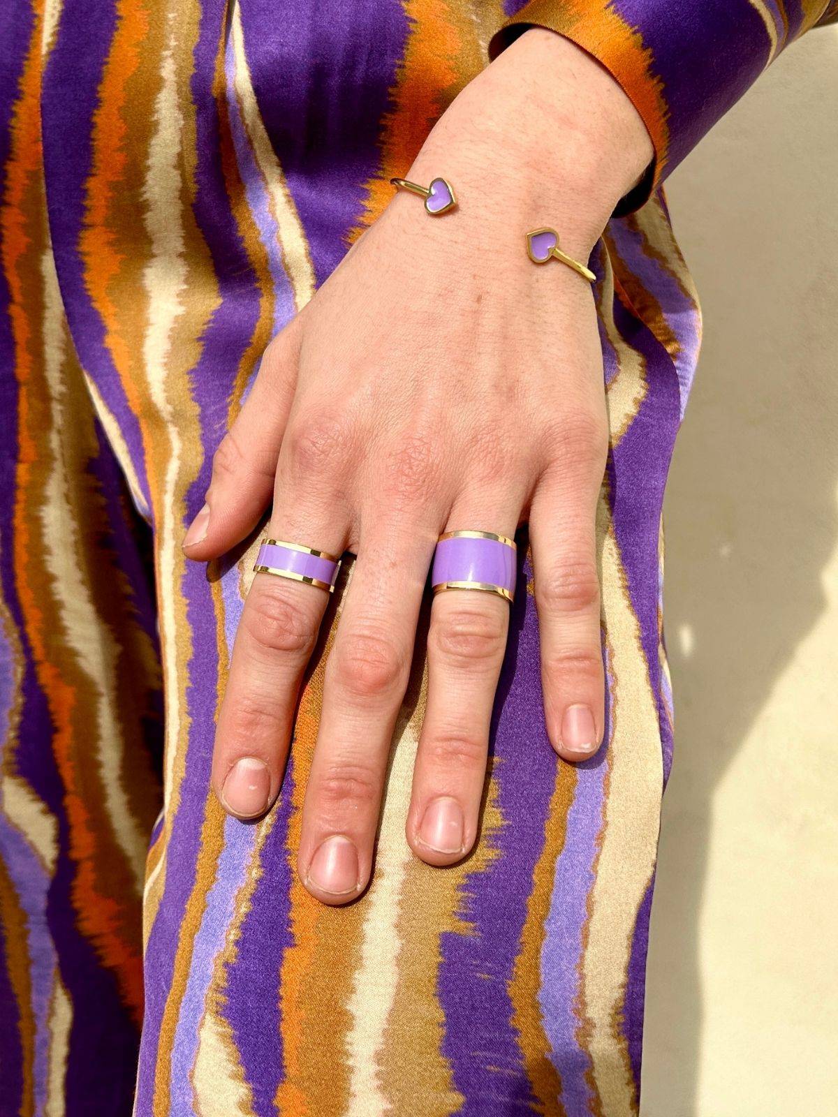 Anello a fascia lilla