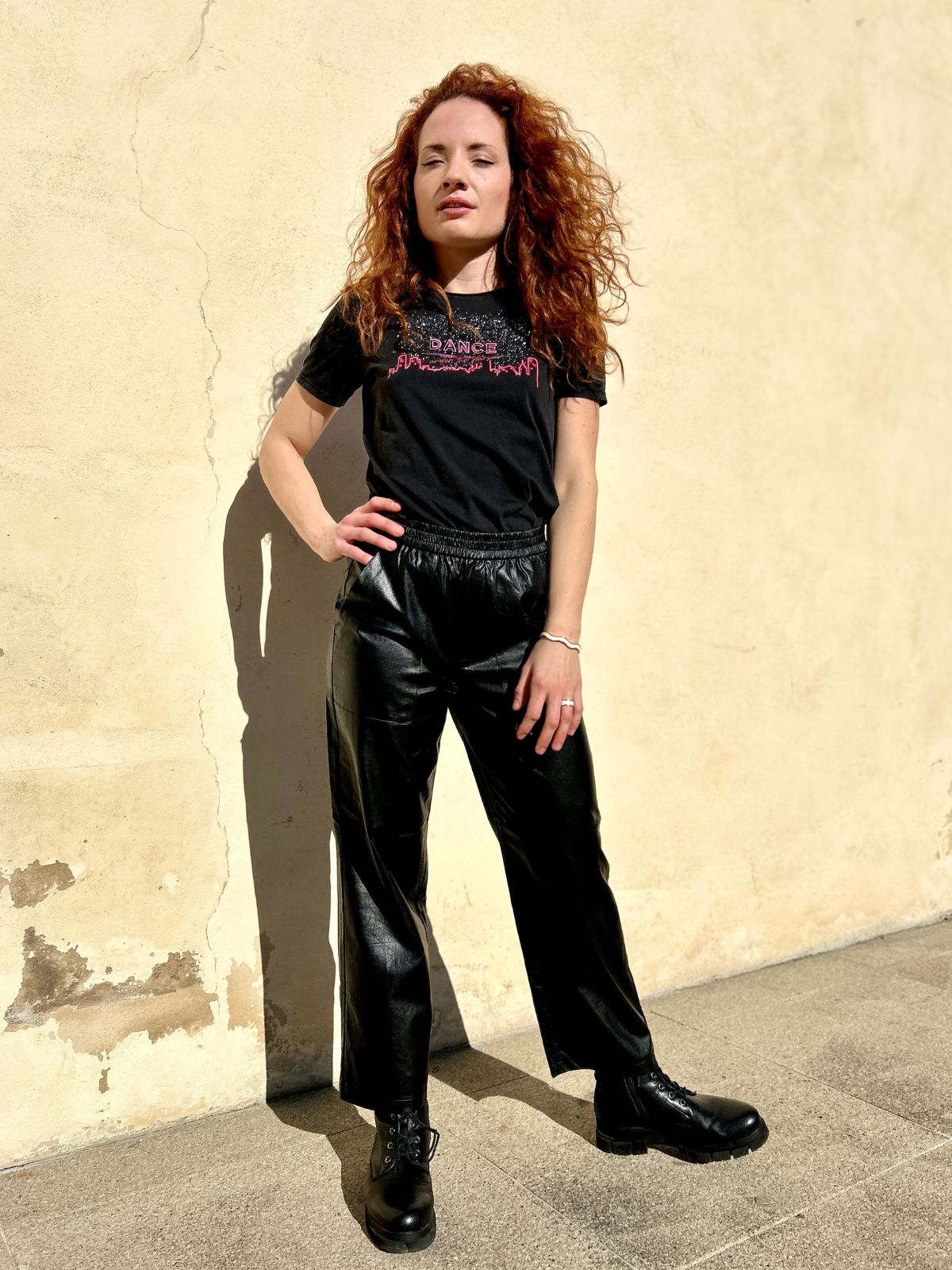 Pantalone in eco-pelle con interno in viscosa