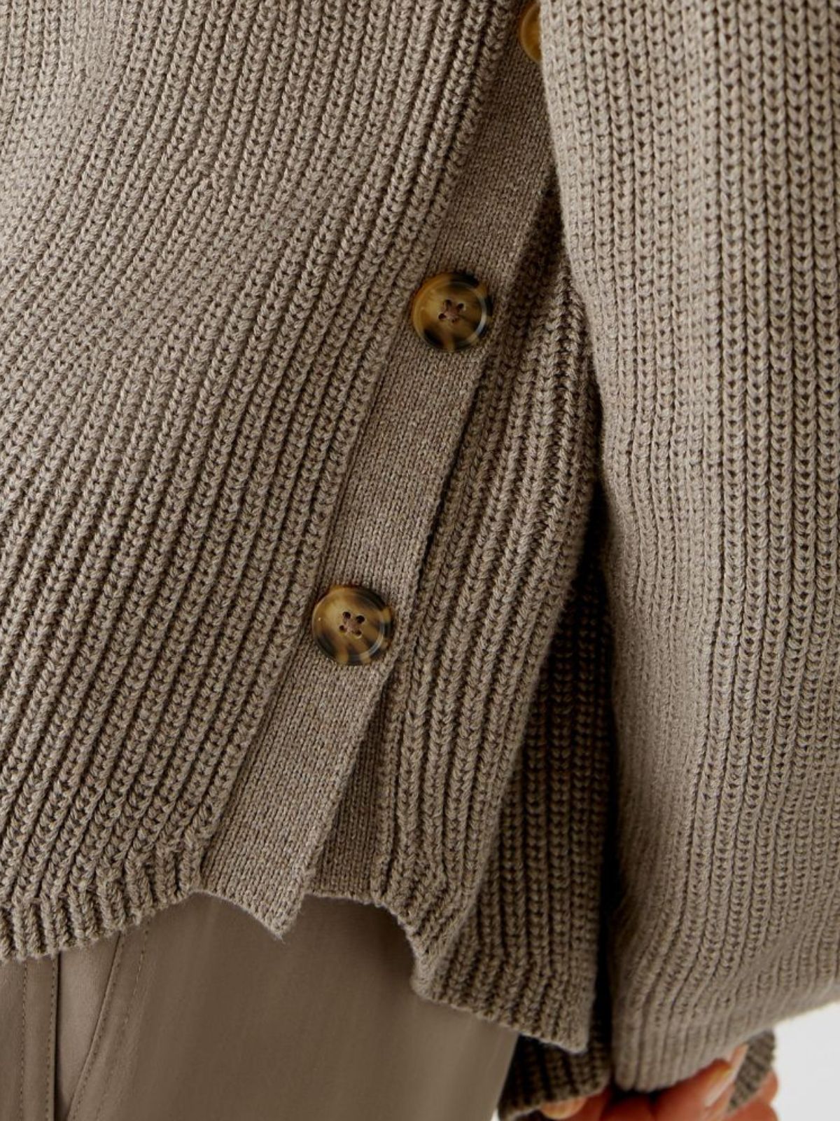Maglia con abbottonatura laterale