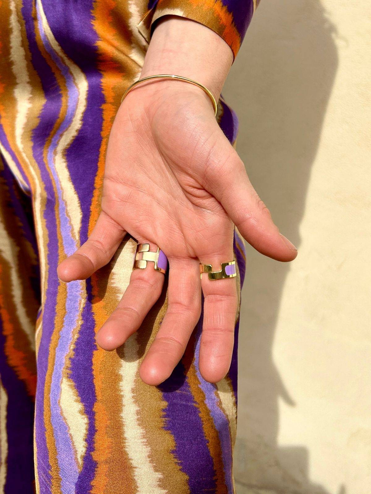 Anello a fascia lilla