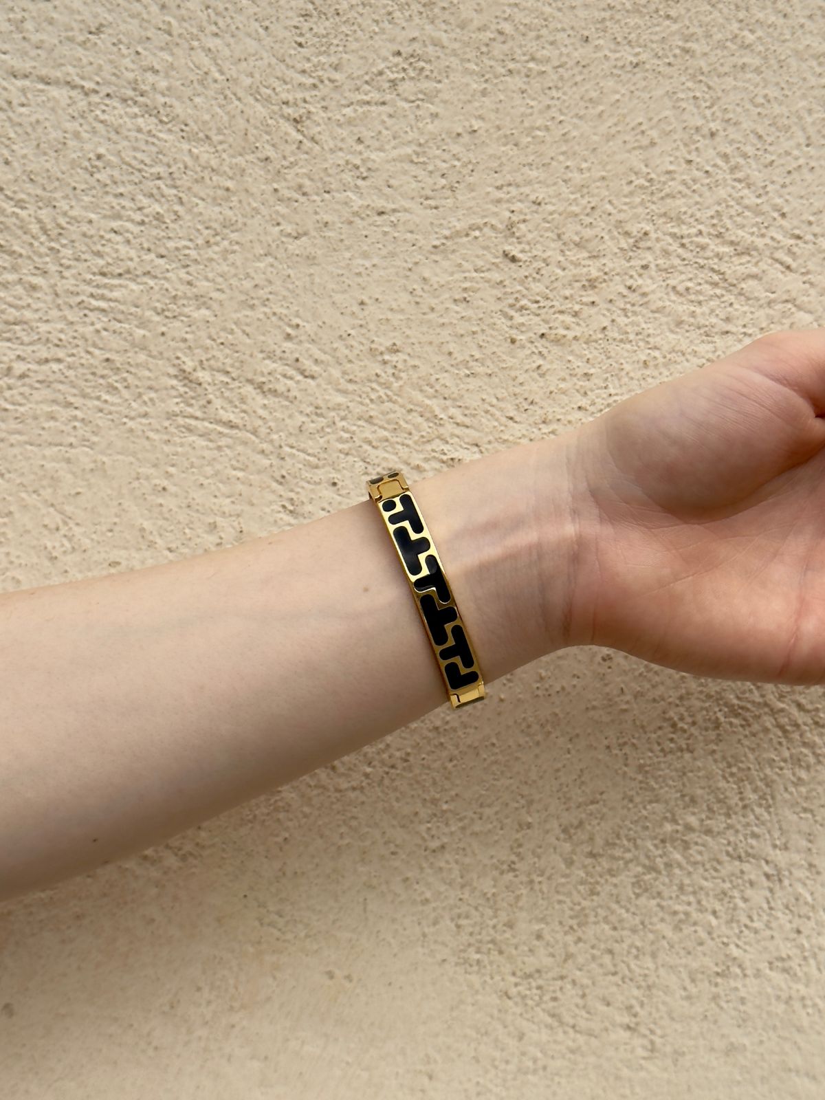 SHIEAGLELD Bracciale da uomo in pelle con iniziali A-Z, braccialetto in pelle intrecciata con chiusura magnetica in acciaio inossidabile inciso, Cofanetto Gioielli Esclusivo, Nero A SHIEAGLELD Bracciale da uomo in pelle con iniziali A-Z, braccialetto in pelle intrecciata con chiusura magnetica in acciaio inossidabile inciso, Cofanetto Gioielli Esclusivo, Nero A