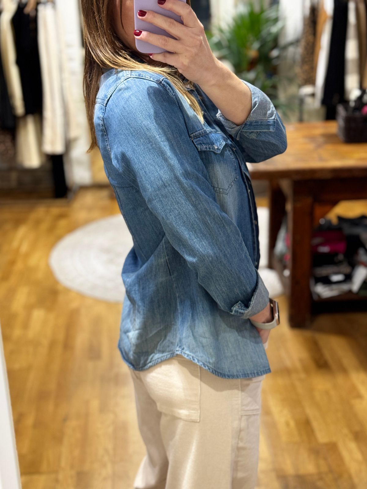 Camicia in denim con strappetti