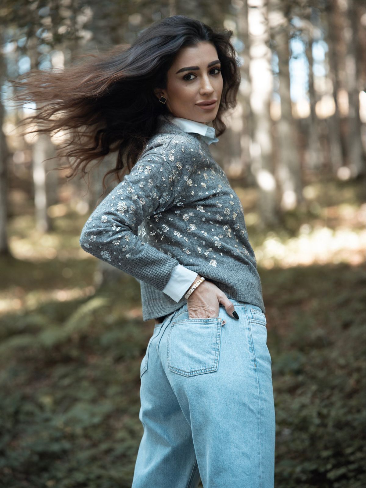 Jeans baggy sfrangiato al fondo