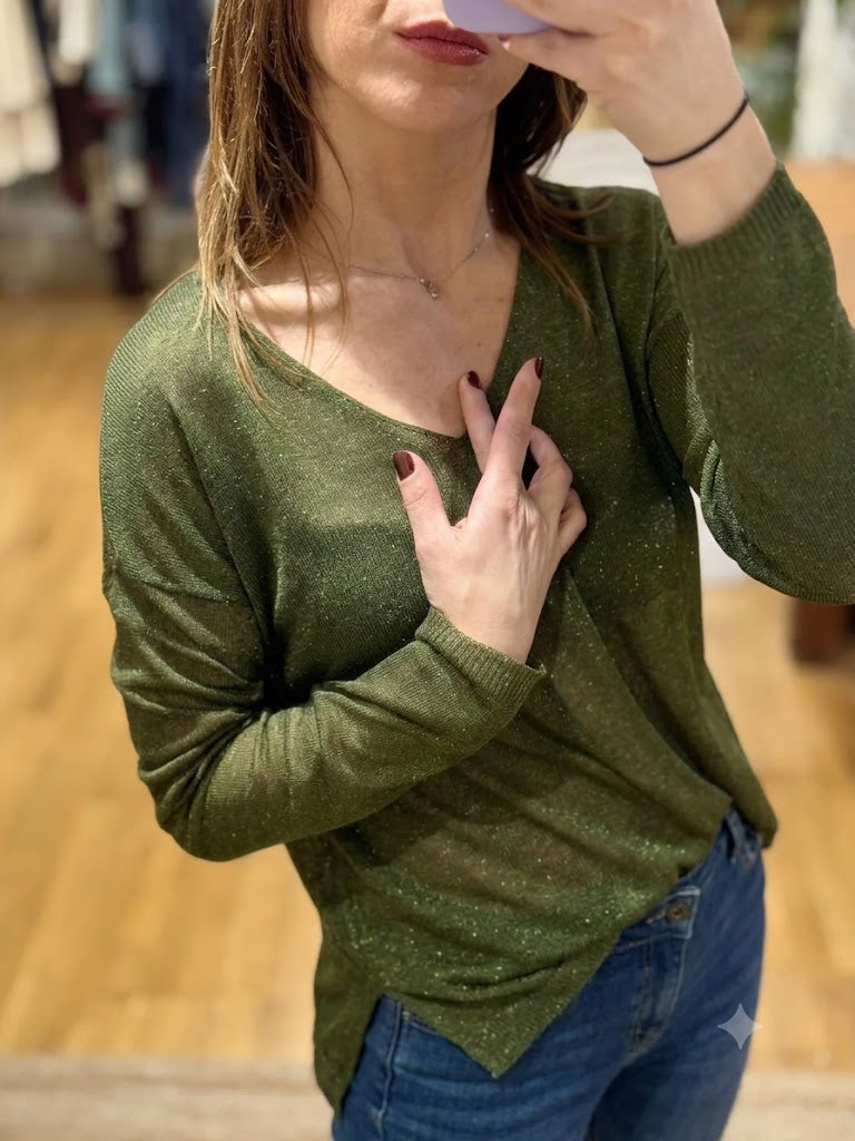 Maglia in viscosa verde scollo a V